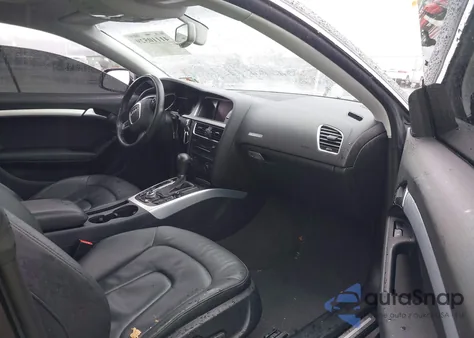 2011 Audi A5 2.0T Premium из США, поврежденный, VIN WAULFAFRXBA054634